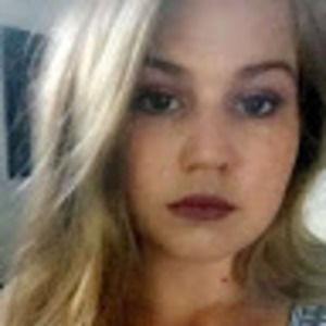 Meet your Posher, Carlee